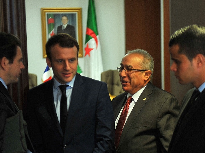 Emmanuel Macron reçu par Ramtane Lamamra à Alger ce lundi. New Press